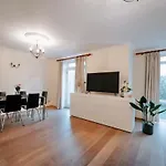 Fantastic Apartment 2Bdr Free Car Parking