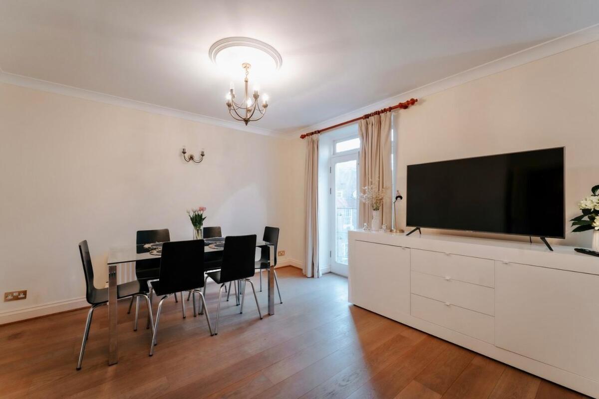 Fantastic 2bdr Free Car Parking Londra